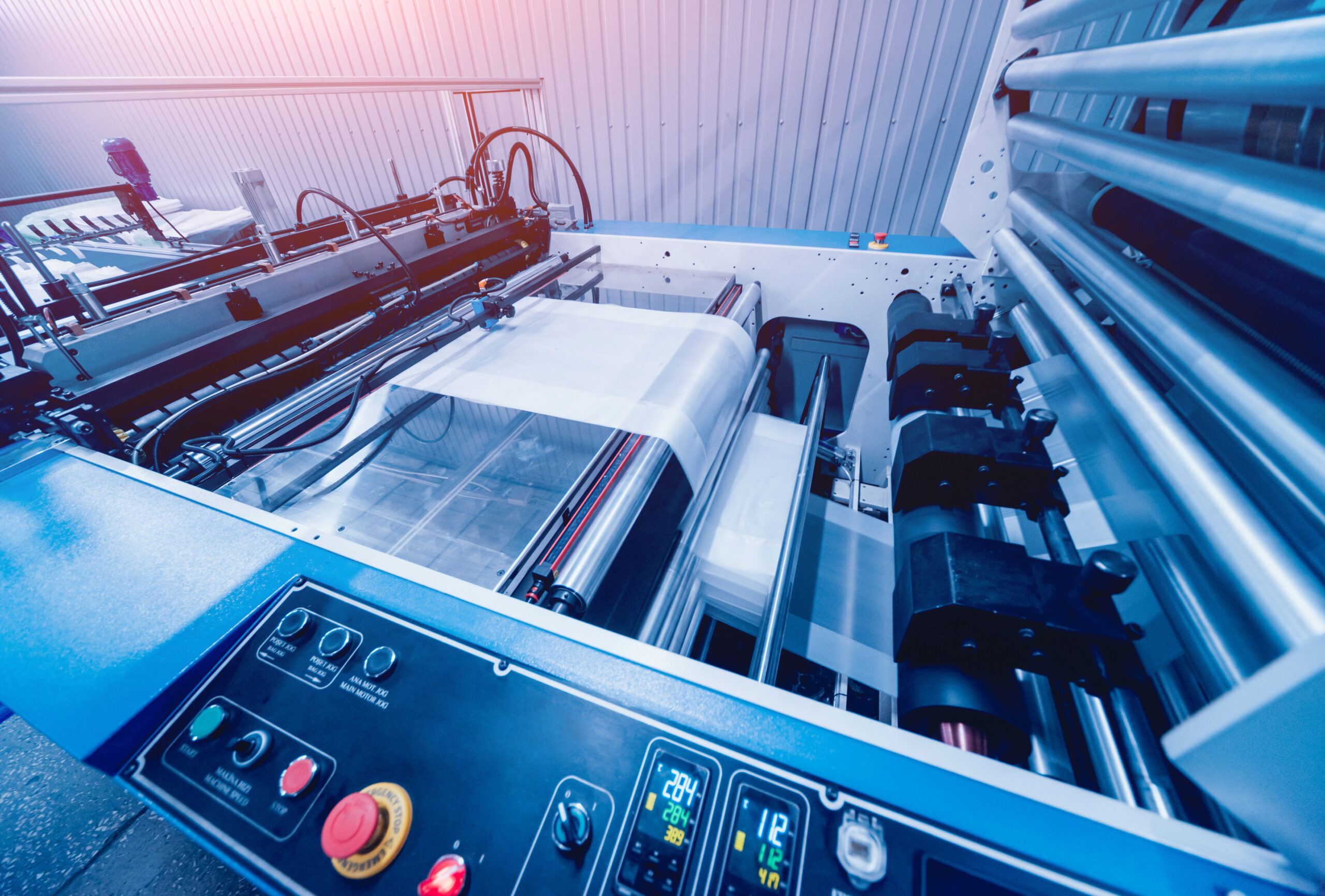 Пакети поліетиленові в процесі виготовлення